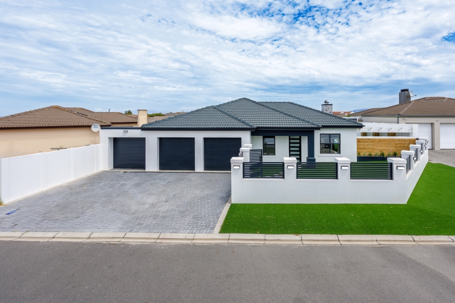 4 Bedroom Property for Sale in Haasendal Western Cape